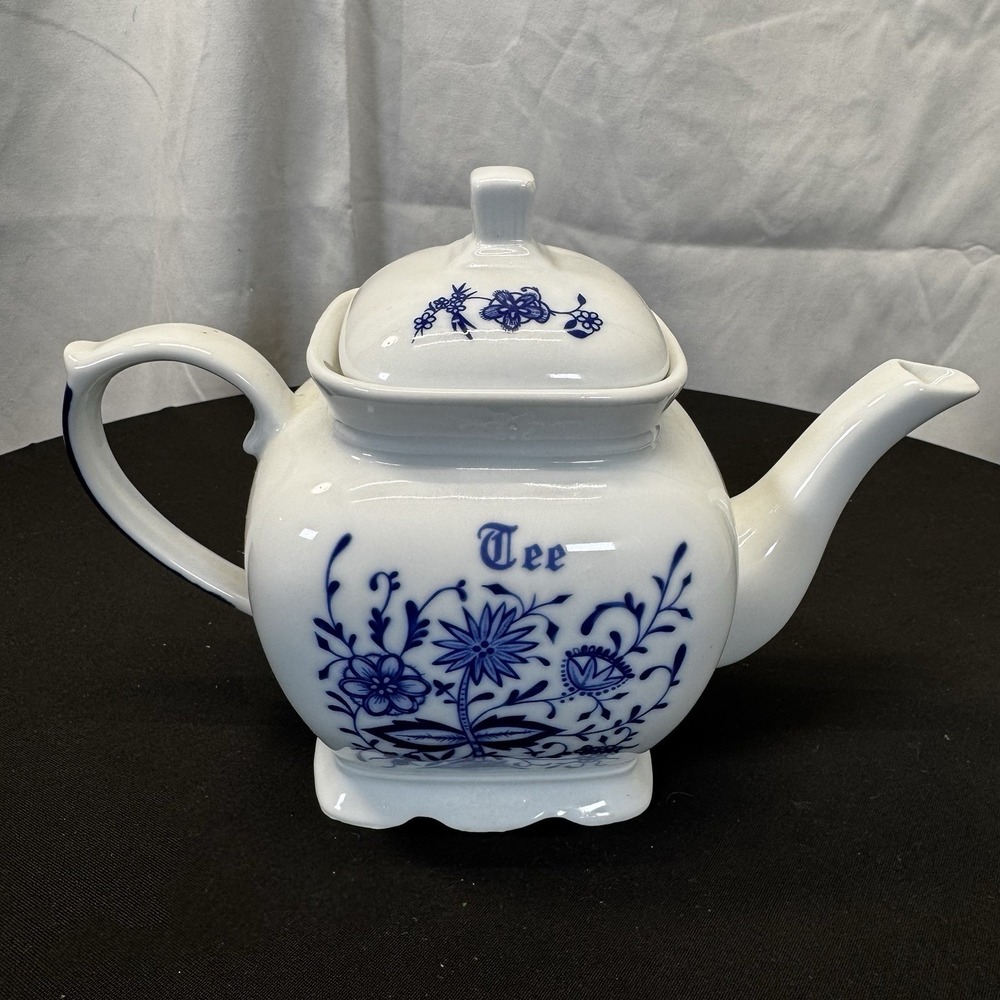 Vintage Blue &‎ White Onion Pattern German TEE Kettle